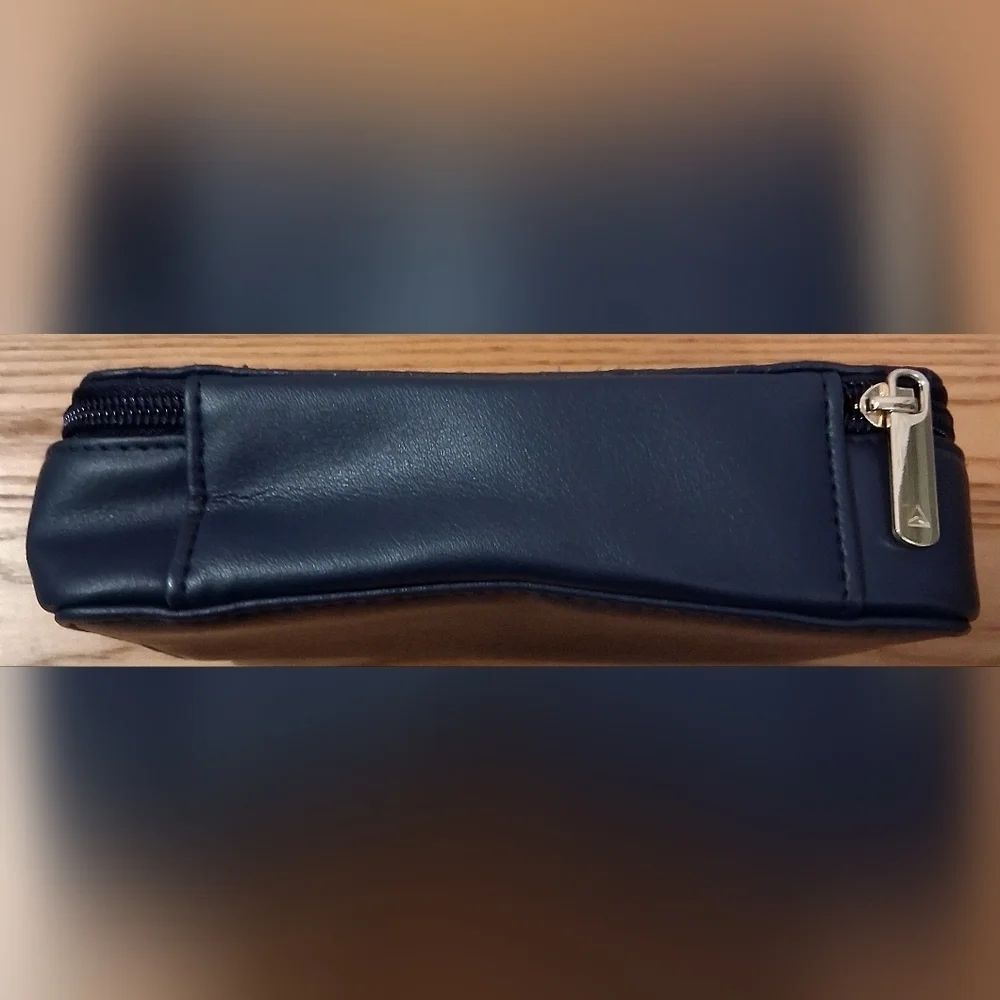 EUC Missoni & Delta Airlines Navy Chevron Travel Cosmetic Beauty Zip Case Bag